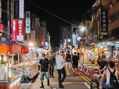 -六合夜市