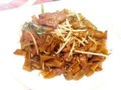 干炒牛河-甜蜜蜜港式茶餐厅(虹梅店)