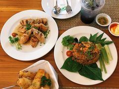 -Chom Cafe and Restaurant