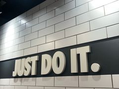 -耐克(恒隆广场店)