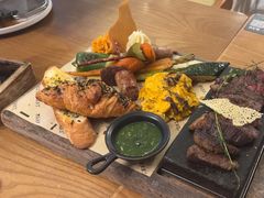 -Mark&Mars Restaurant