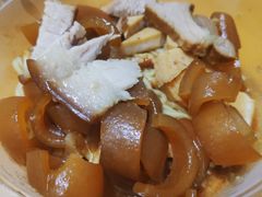 -松树干拌面店