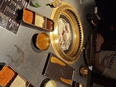 -铭牛烧肉·和牛海鲜自助(高新月牙湖店)