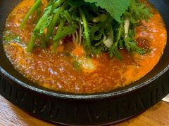 土豆排骨火锅-喇喇排骨火锅·传统韩式脊骨汤(望京西园总店)