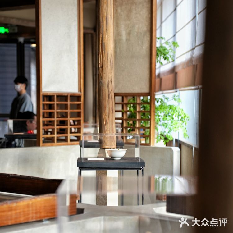 ​相识在第六年 终于，元古​落户深圳 ​一年四季为骨干