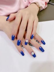 -灰姑娘美甲美睫馆