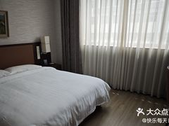 -北京奥加美术馆酒店(三里屯工人体育场地铁站店)