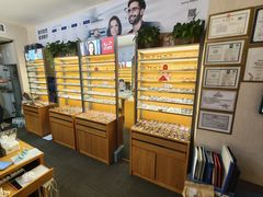-优医视平价眼镜蔡司依视路折扣工厂店(十里堡店)
