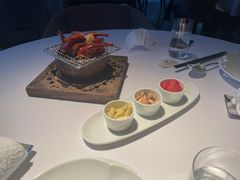 招牌脆皮乳鸽-悦轩中餐厅·高空江景·杭州柏悦酒店