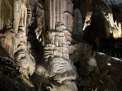 -波斯托伊纳溶洞