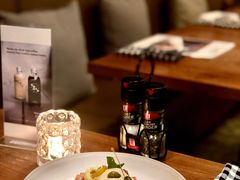 -ROAST coffee & eatery