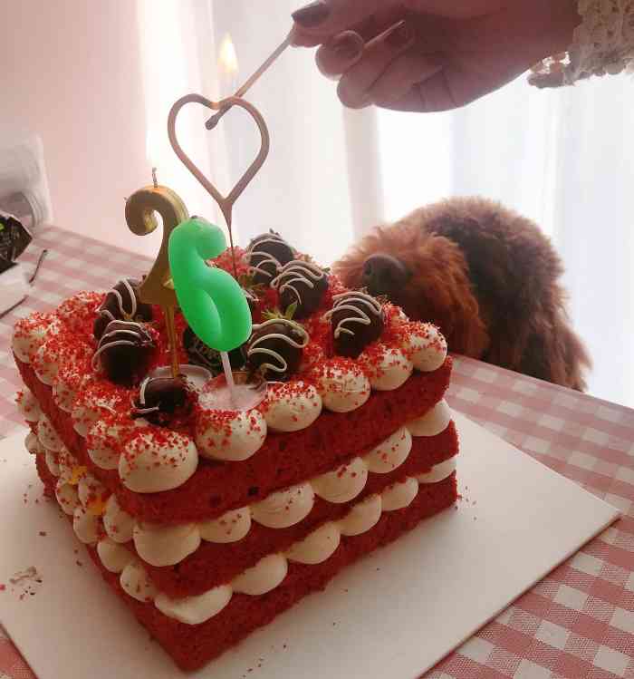 lisa优品蛋糕(总店)-"超乎想象的好.蛋糕料足,口味醇厚.餐具竟.