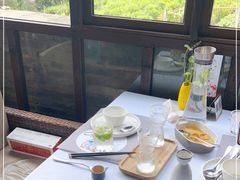 靠窗位-野蔓果·山野菜(西湖景区·龙井茶田店)