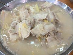 -东北四季饺子王(华山路店)