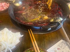 -黄潇洒老火锅(九眼桥宏济巷店)