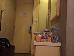 -卡罗酒店(东门晒布地铁站店)