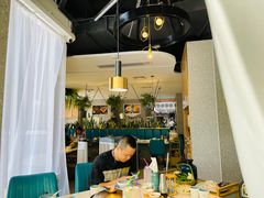 大堂-三个椰子·现砍椰子鸡(金源CBD店)