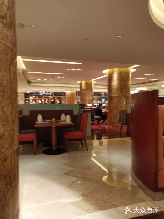 世贸君澜·云天阁自助餐厅大堂图片