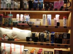 零售区-星巴克臻选(广州高德置地秋广场店)