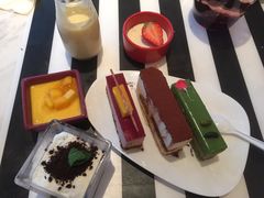 -万达文华酒店·48F云端窗景美食汇自助餐厅