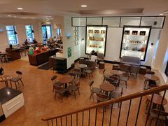 大堂-星巴克臻选(广州沙面店)