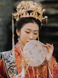 -艾朵婚纱
