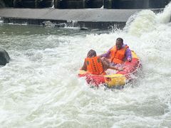 -浮盖山峡谷漂流