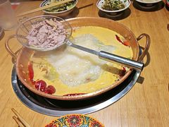 -洱火云南酸菜牛肉火锅(石景山当代商城店)