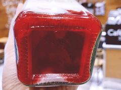 草莓层层拿铁-巴黎贝甜(熙悦汇店)