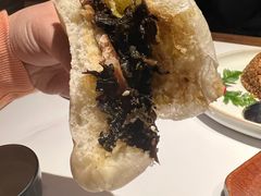 酒酿馒头配扣肉-卯时·龙光雅宴·精致锡帮菜(惠山古镇店)