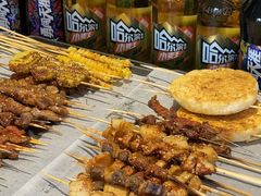 -卞二小串·鹤岗烧烤·坑烤(永定路店)