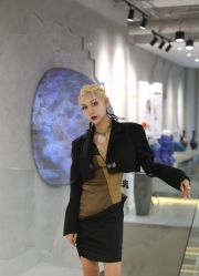 -变画·发型STUDIO