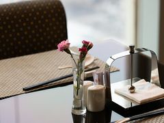 餐具摆设-烟台中泽华羿铂尔曼酒店·汇·全日餐厅·高空海景自助