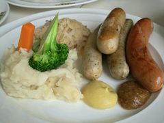-LENBACH兰巴赫西餐啤酒坊(大连星海广场店)