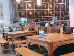 大堂-先启半步颠小酒馆(白麓里店)