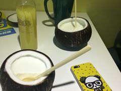 -志龙皇冠吃货椰子铺
