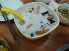 -老何家后安粉·糟粕醋海鲜火锅(三亚湾椰梦长廊店)