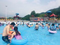 -汤山欢乐水世界