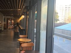 -星巴克(西藏路店)