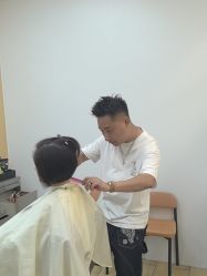-首脑美发沙龙