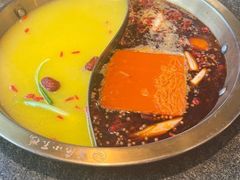 -小天鹅火锅·一线江景洪鼎旗舰店(洪崖洞店)