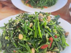 炝拌沙葱-苏莱特色牛骨滩羊手抓馆(长城东街总店)