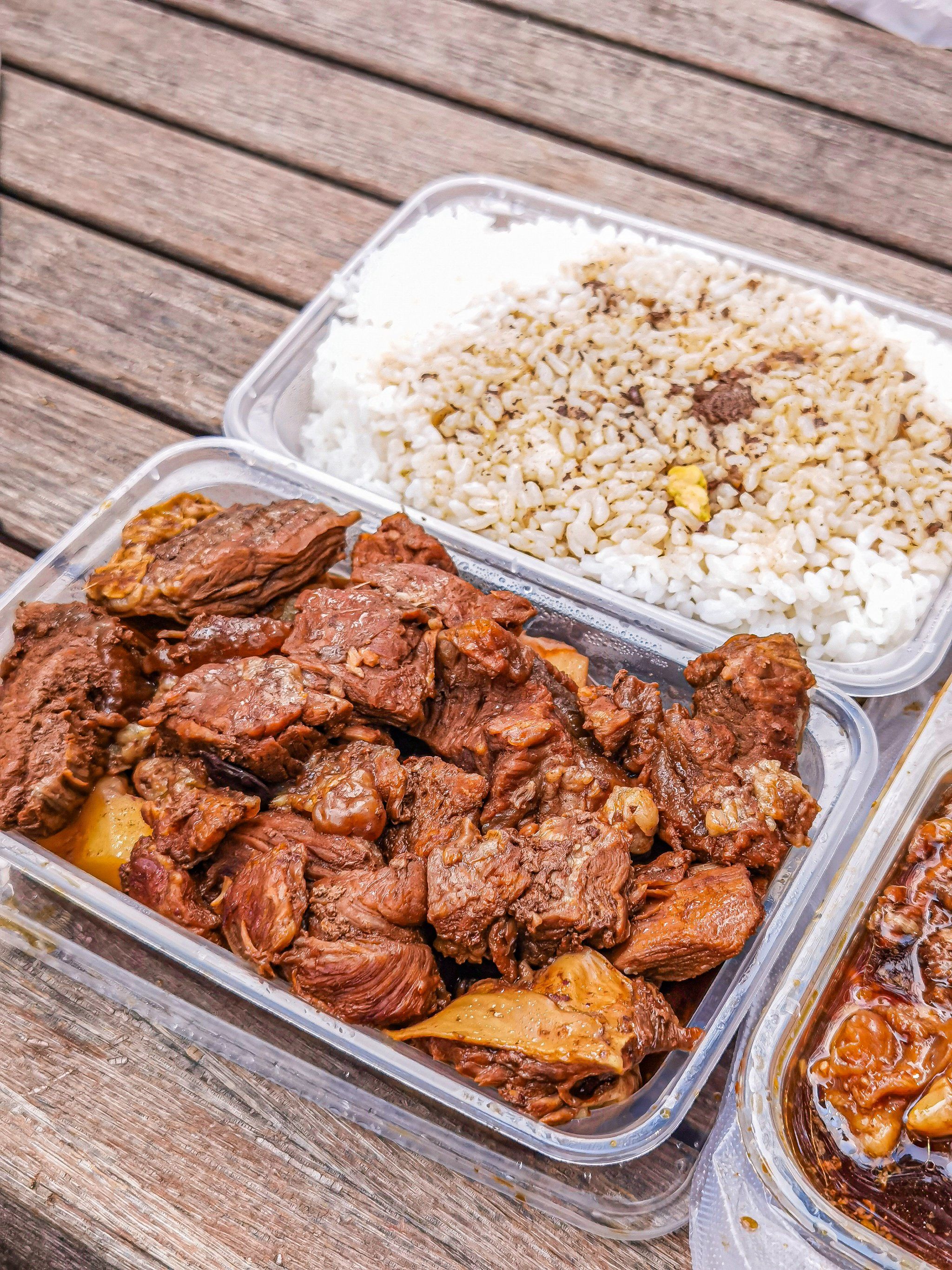 n#快餐盒饭#在路边摊感受人间烟火
#土豆炖牛肉#炖牛肉
#道道