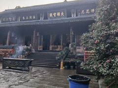 -峨眉山报国寺