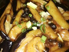 鲮鱼鸡粒茄子煲-高第街56号港式餐厅·精选(世茂广场宽厚里大明湖店)
