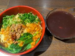 重庆小面-爆炸头阿姨小四川正宗川味小吃(无任何分店)