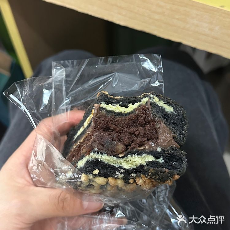 狠狠买了一大袋子！｜成都人民的快乐老家🍞