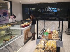 面包甜点陈列柜-莉莲蛋挞(大华悦沢书店)