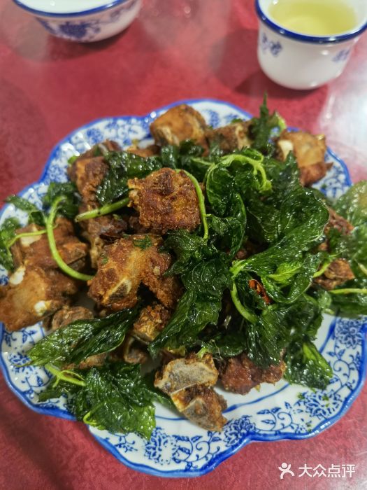 老丽江餐馆(丽江华都商贸城店)薄荷炸排骨图片