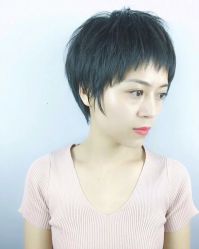 -一東造型烫发染发